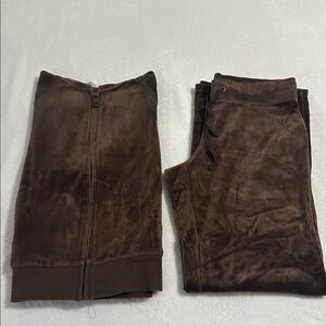 Athletic wear sweat set  pants and sweatshirt long sleeve